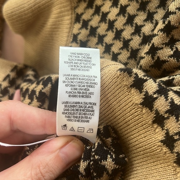 Calvin Klein Tan & Black Houndstooth Button Sweater Boho, Size Small - Picture 13 of 13